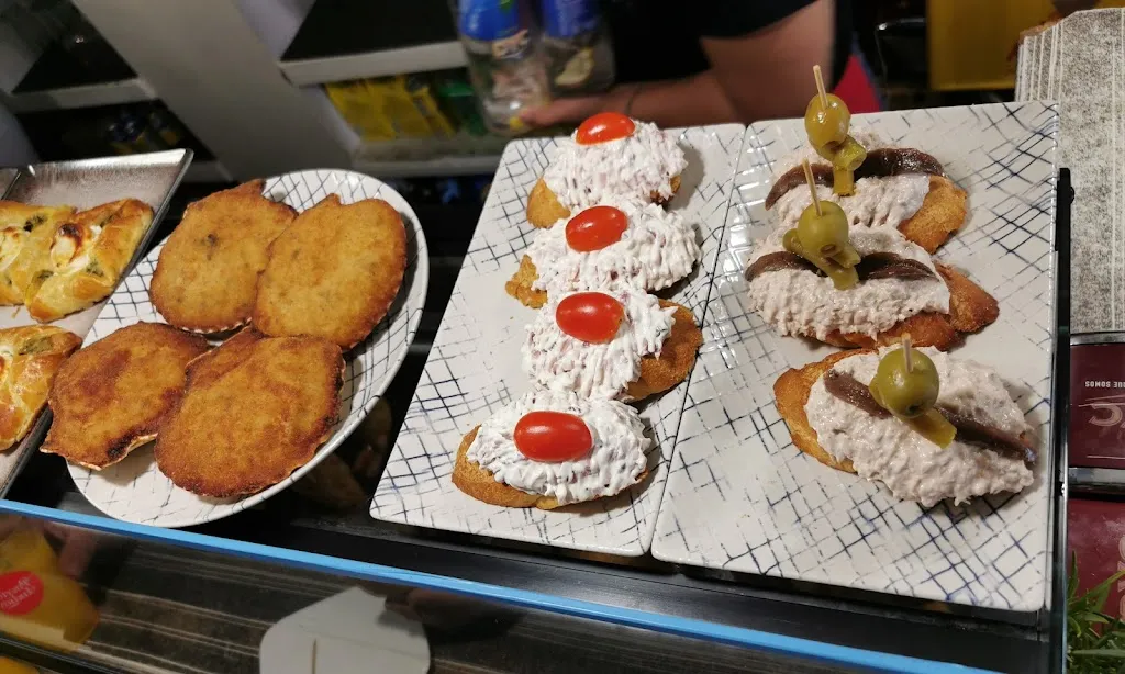 Periflus Tapas Bar_La Almunia de Doña Godina_slider_image_2