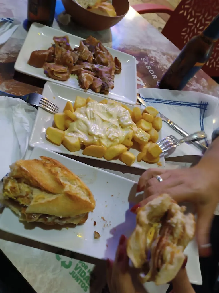 Daniel Riera Riera_Cervecería Ronin_La Almunia de Doña Godina_review