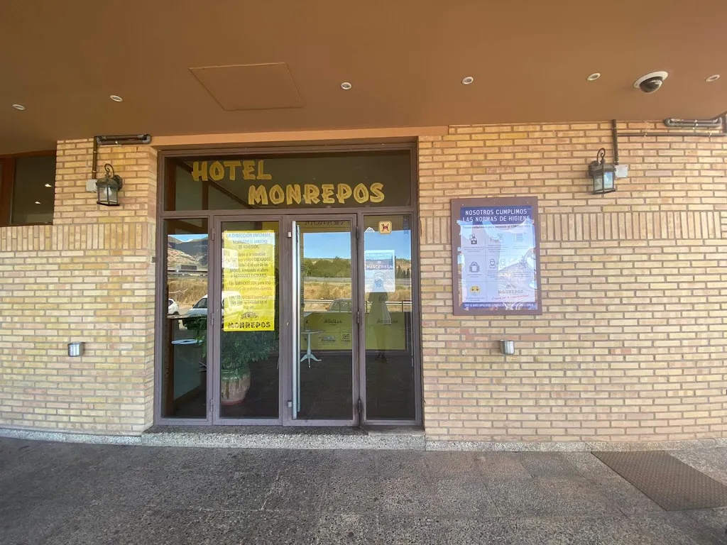 Hotel-Restaurante Monrepós_Nueno_slider_image_1