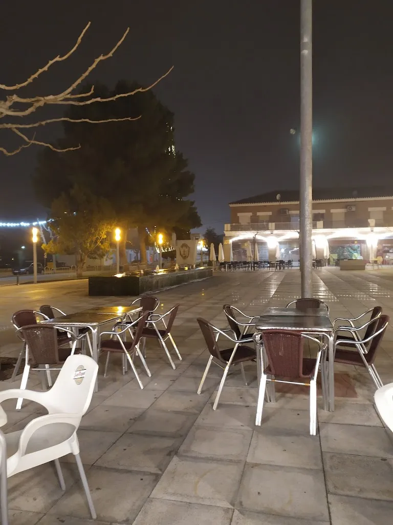 Sport restaurant in Mequinensa / Mequinenza