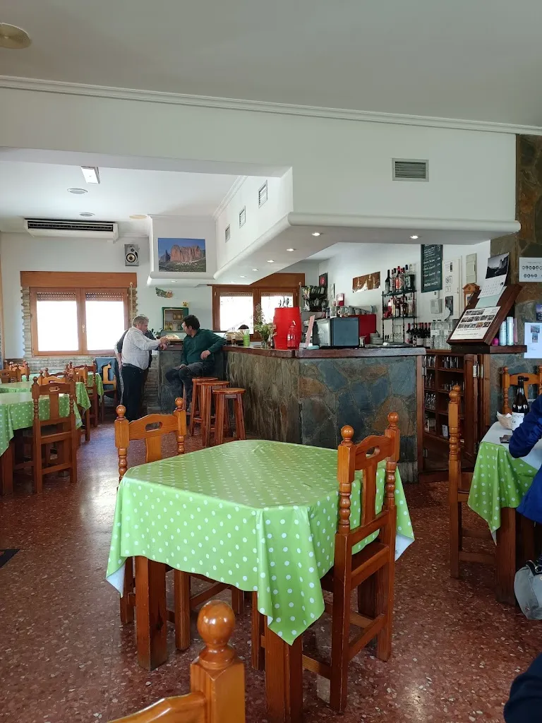 Bar-Restaurante El Puro_Peñas de Riglos Las_slider_image_1