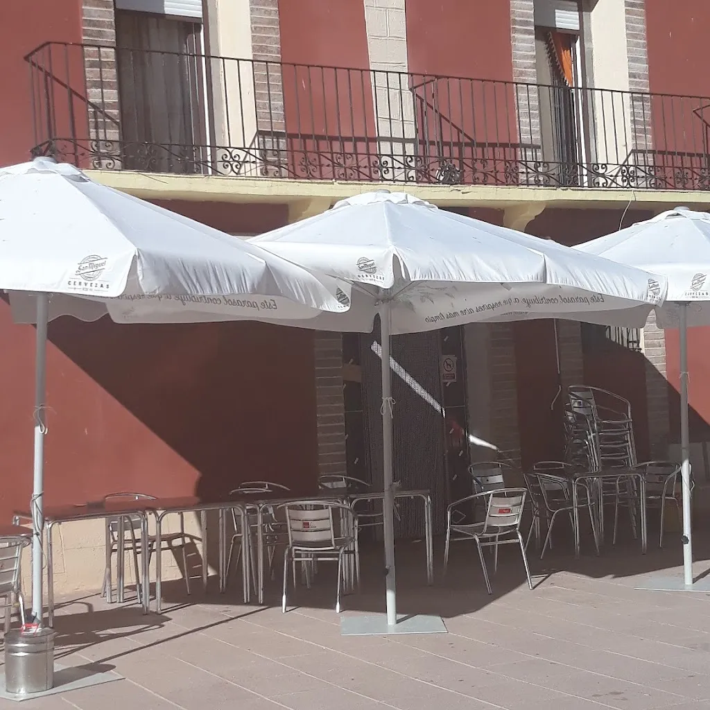 BAR RESTAURANTE LA MORA restaurant in Peralta de Calasanz