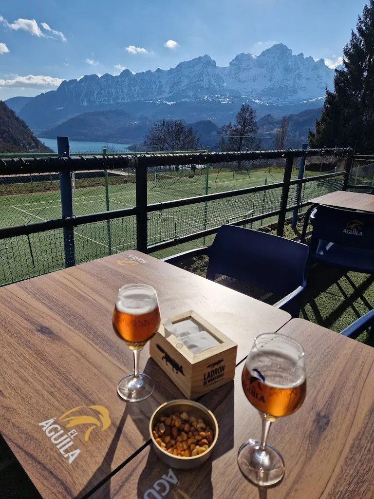 Daroga bar by ibonbistró_Panticosa_slider_image_3