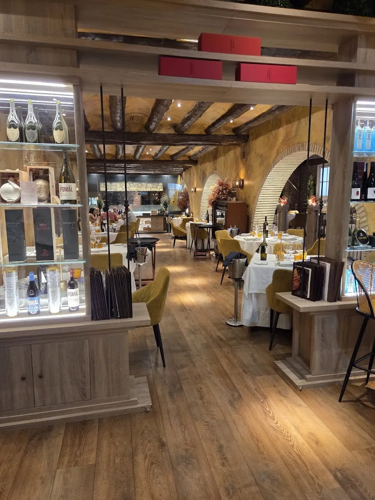 Restaurante El Cachirulo restaurant in Oliver-Valdefierro