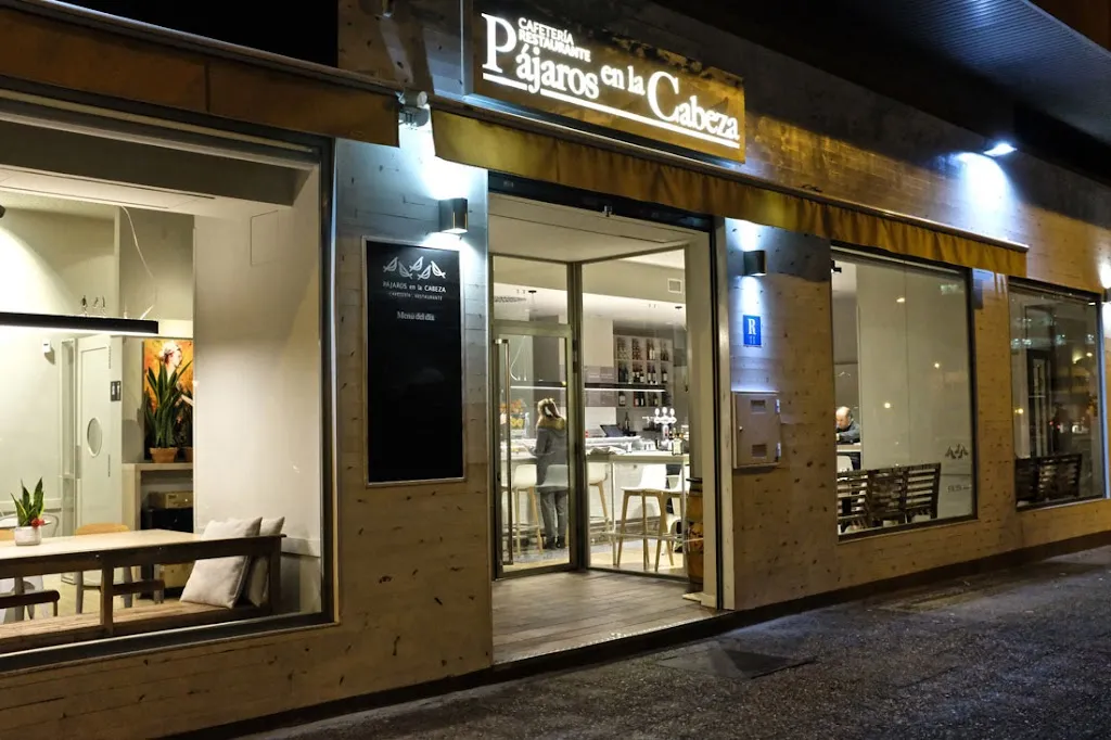 Restaurante PÁJAROS EN LA CABEZA restaurant in Oliver-Valdefierro