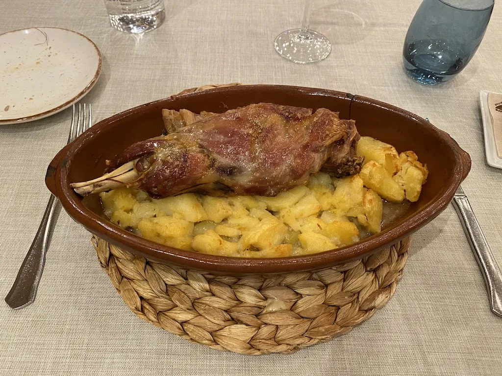 Cheng B._Restaurante La Bodega de Chema_Oliver-Valdefierro_review
