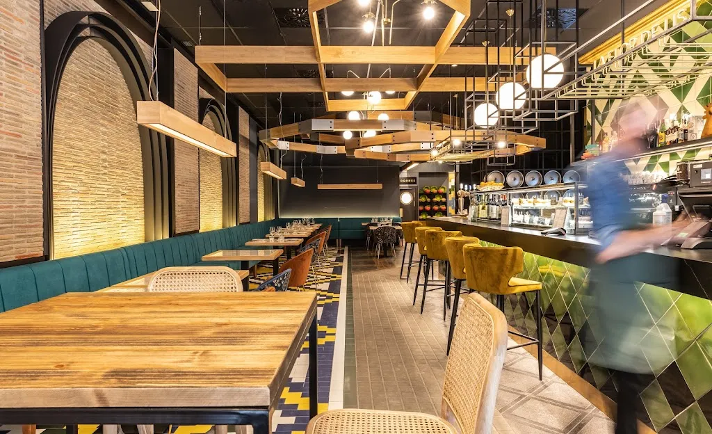 La Flor de Lis restaurant in Oliver-Valdefierro