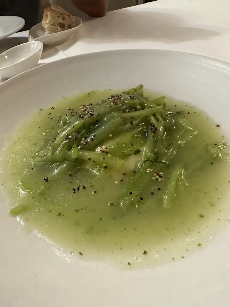 Jica Coronel_Restaurante Casa Lac_Oliver-Valdefierro_review