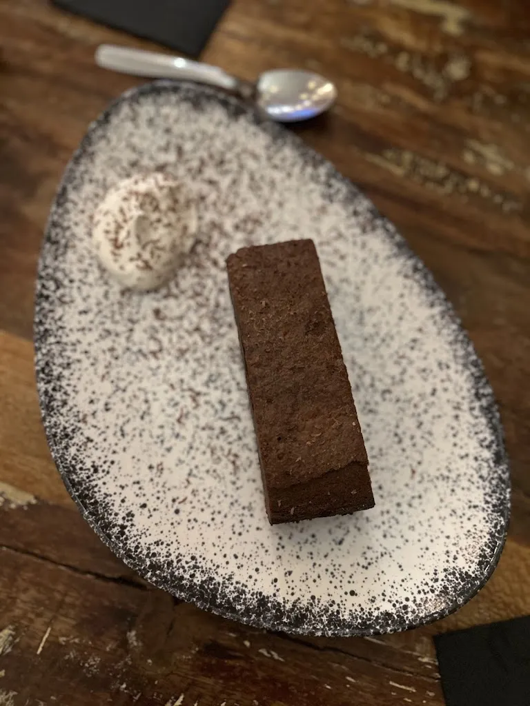 Annika Leist_Crudo Taberna Gastronómica_Oliver-Valdefierro_review