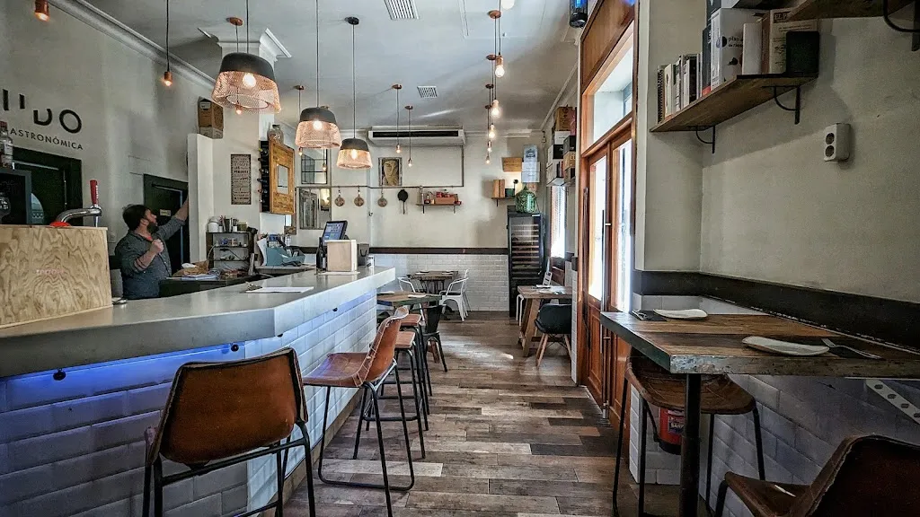 Crudo Taberna Gastronómica restaurant in Oliver-Valdefierro