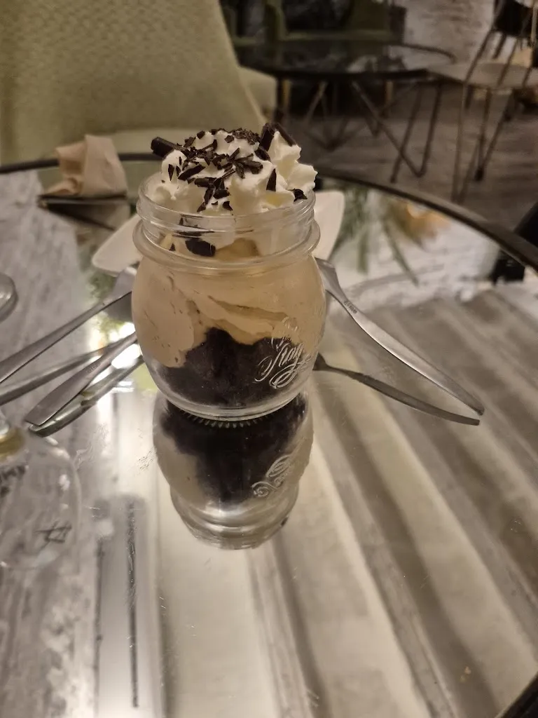 LA Cheong_Meli Del Tubo_Oliver-Valdefierro_review