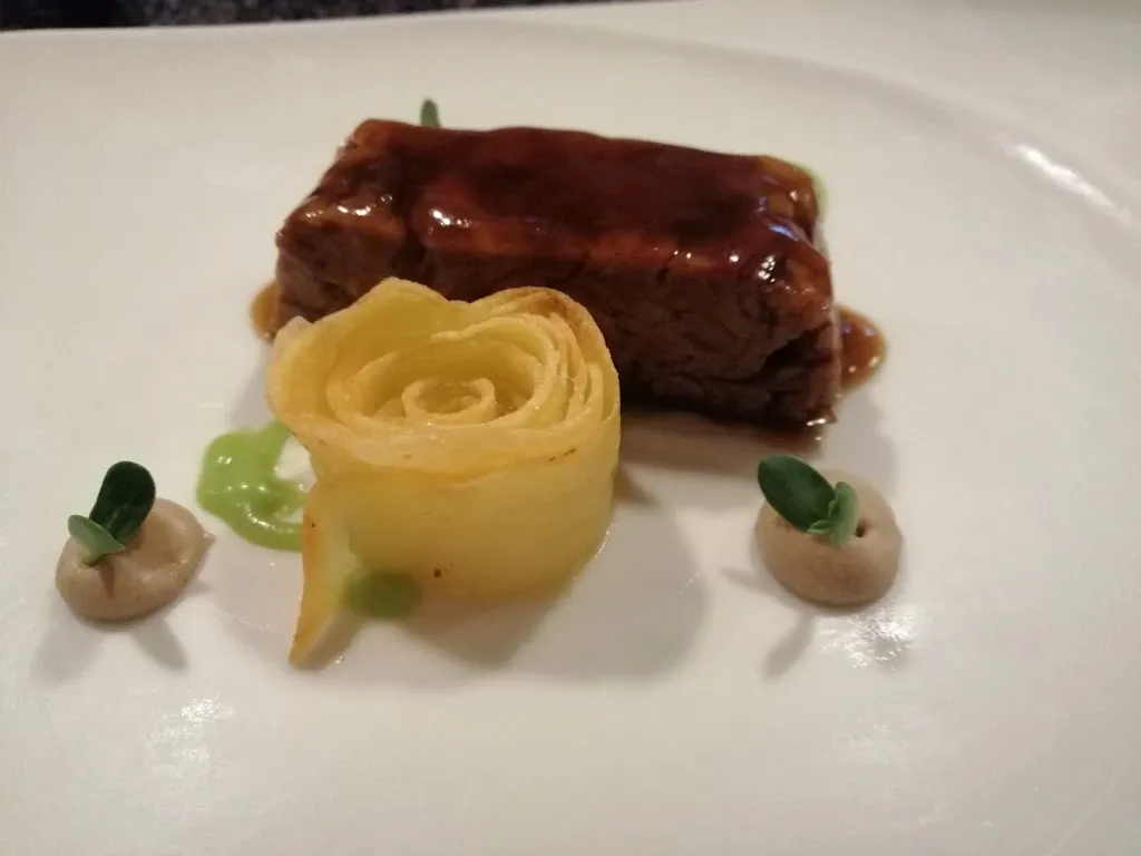 Kevin Culleton_Restaurante Goralai. Restaurante en Zaragoza. Restaurante menú._Oliver-Valdefierro_review