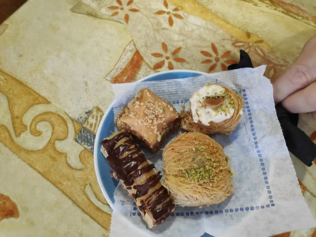 Menu_Bar Mr. Dumbo_Oliver-Valdefierro_image_5