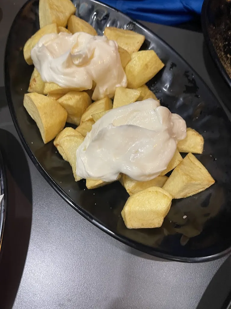 carlos rubio_Bar Mr. Dumbo_Oliver-Valdefierro_review