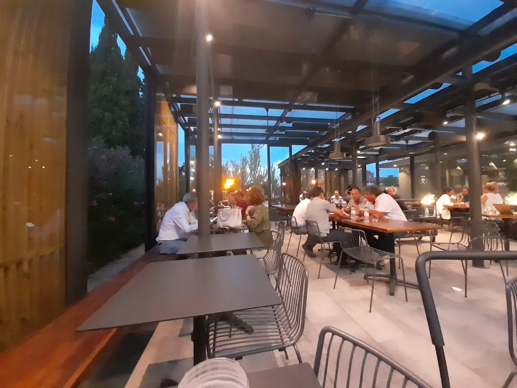 Samuel Moreno_Vodevil Bungalobar_Montecanal_review