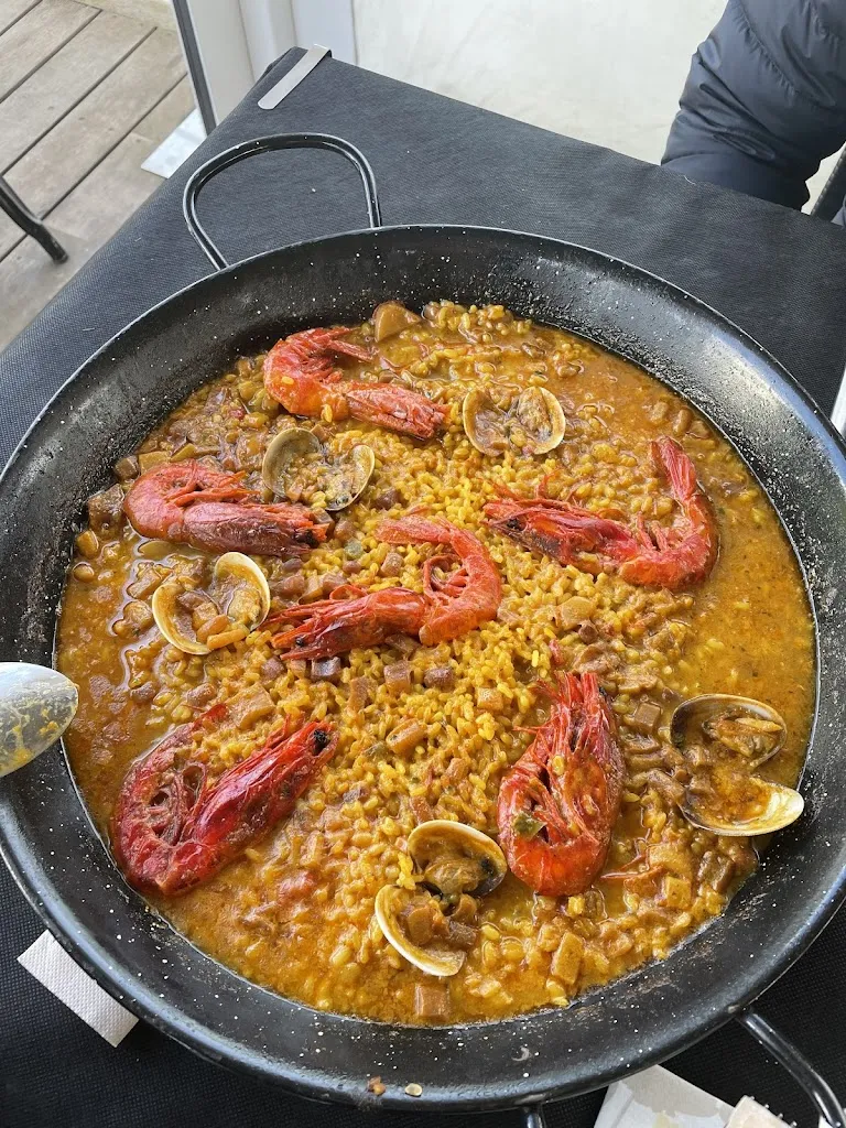 Estera_Terraza El Lago_Montecanal_review