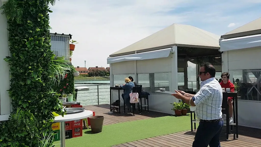 Terraza El Lago_Montecanal_slider_image_2