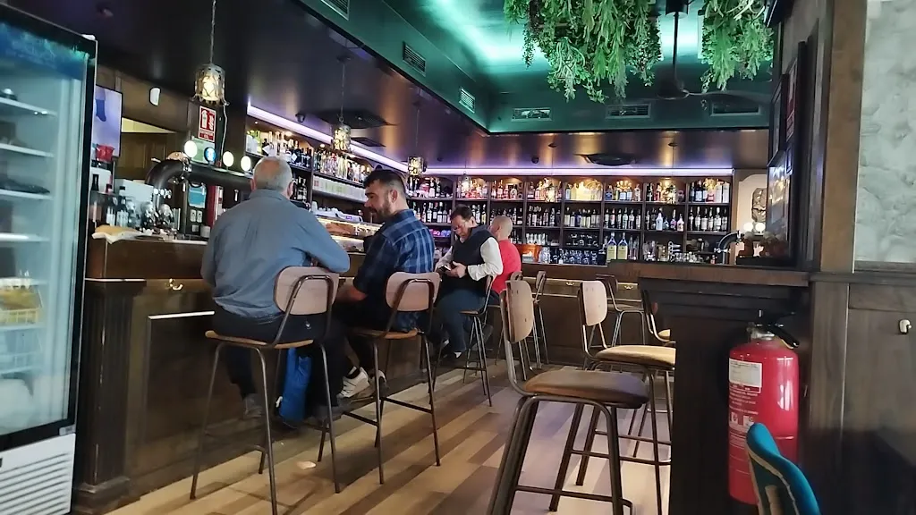 Dalai Valdespartera_Montecanal_slider_image_2