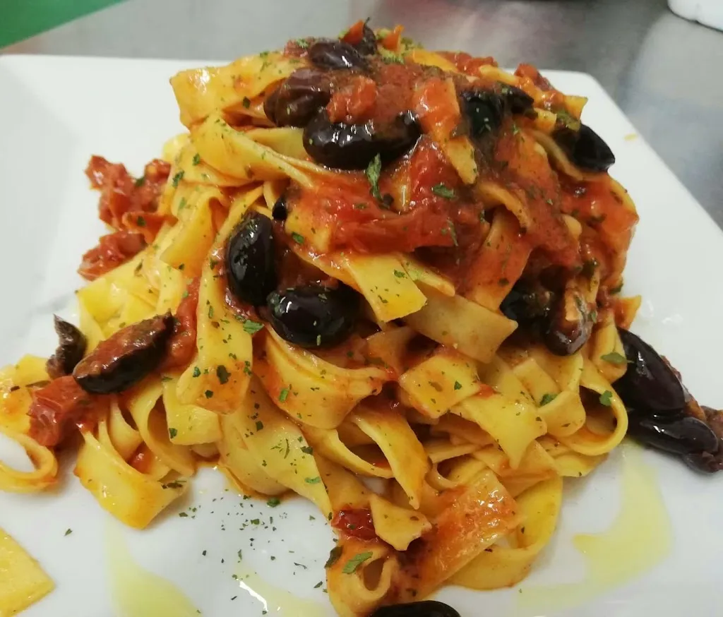 Ristorante Pizzeria Diavola Italiana_Montecanal_slider_image_3