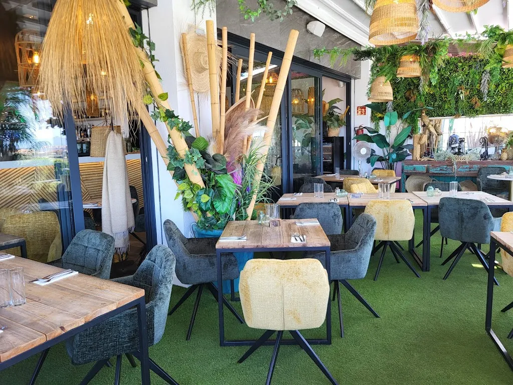 Bambouzza restaurant in Benijofar