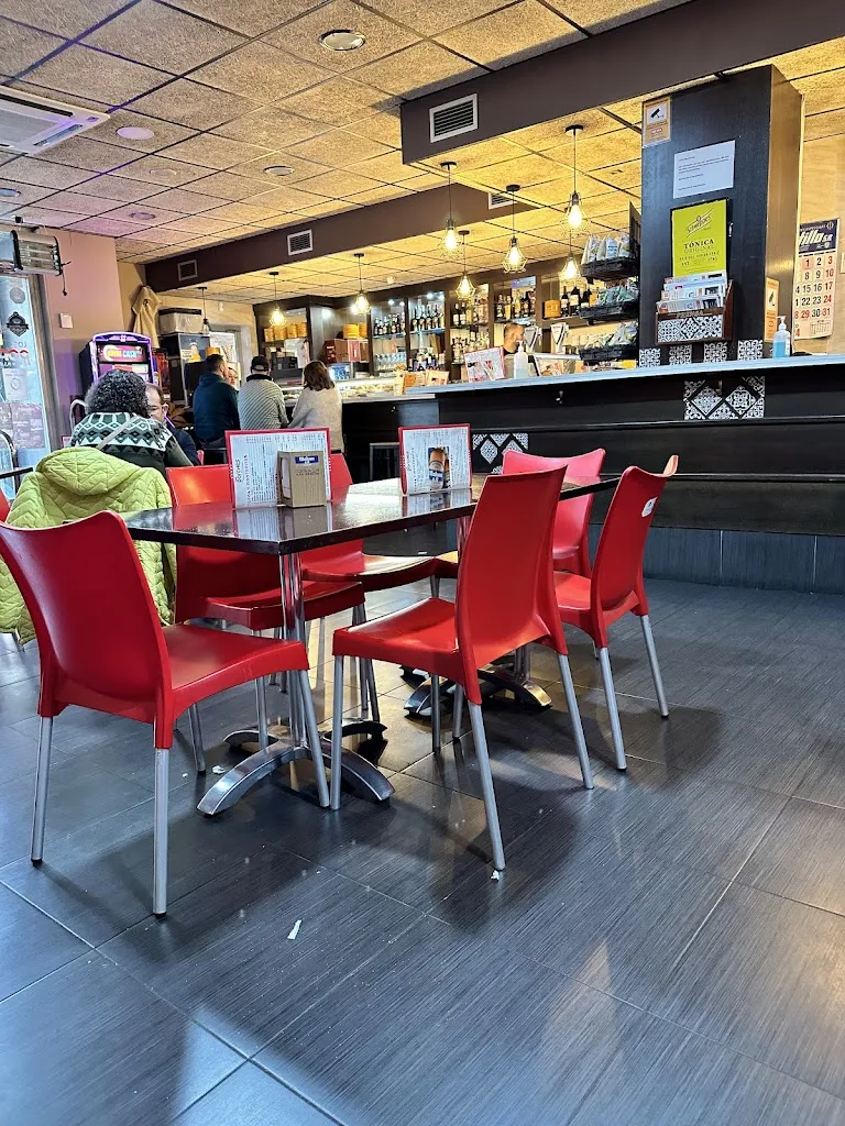 Los Porches de Valdespartera restaurant in Montecanal