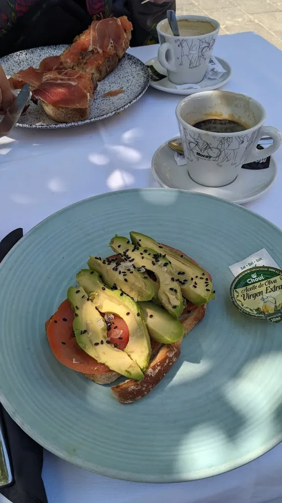 Ronnie Held_LaBuganvilla_Provincia de Zaragoza_review