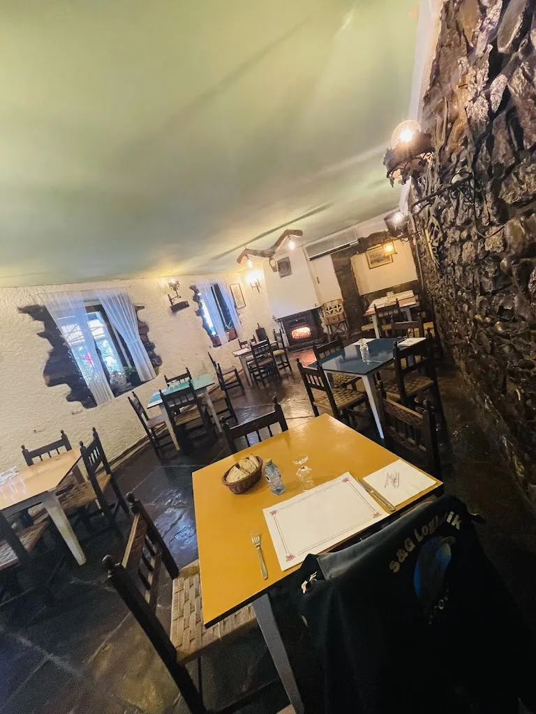 Puente la Reina de Jaca Consultorio_Puente la Reina de Jaca_slider_image_1