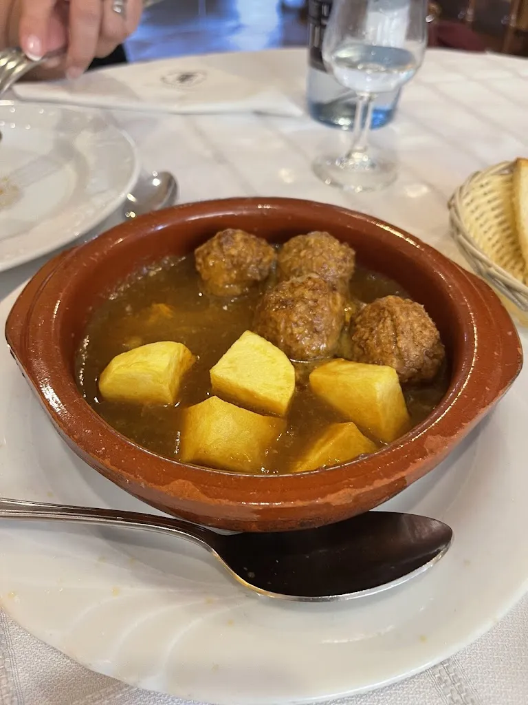 LaDi Mayor._Hostal Condes de Ribagorza_Puente de Montañana_review