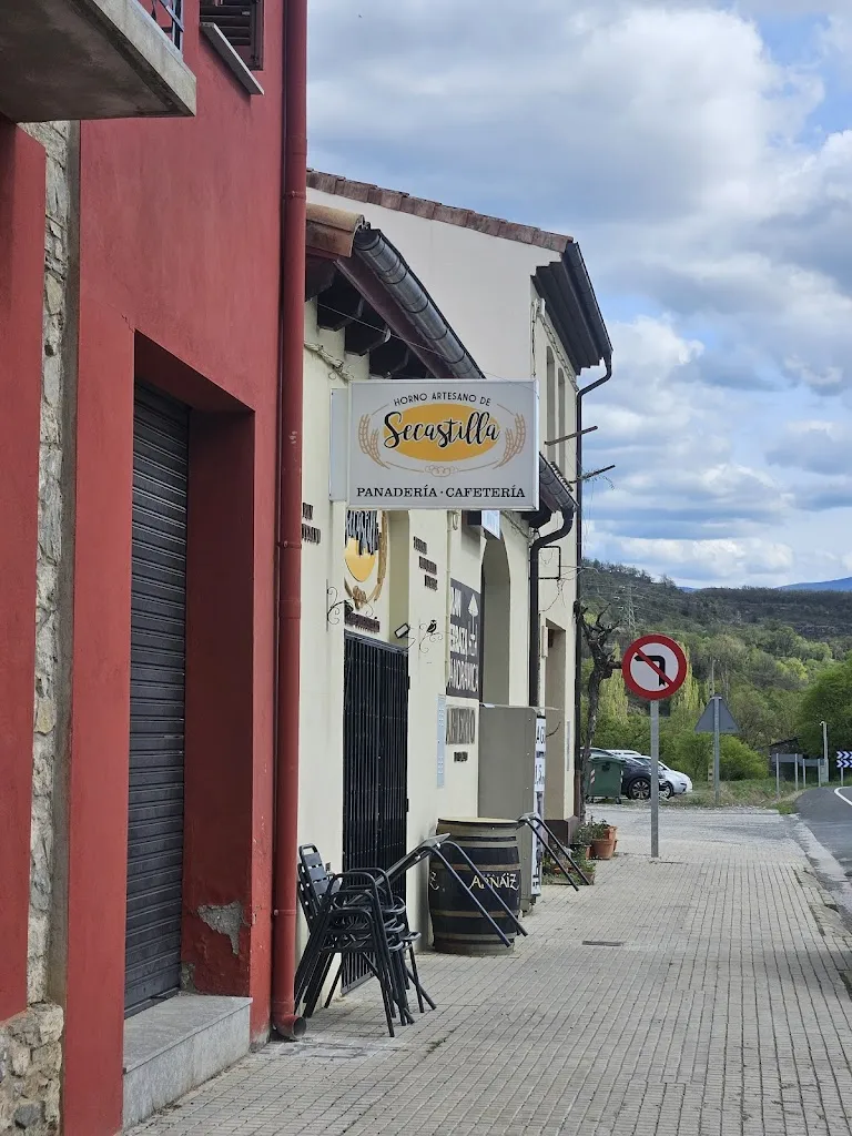 Ane Aranguren_Panadería Amada - Panaderia - Cafetería_Puente de Montañana_review