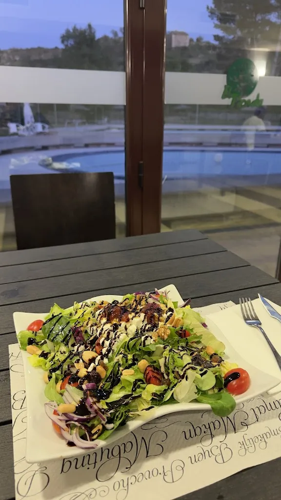 Akash Soedamah_Restaurante El Prado San Esteban de Litera- Piscinas El Prado_San Esteban de Litera_review