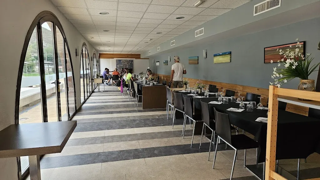 Restaurante El Prado San Esteban de Litera- Piscinas El Prado_San Esteban de Litera_slider_image_1