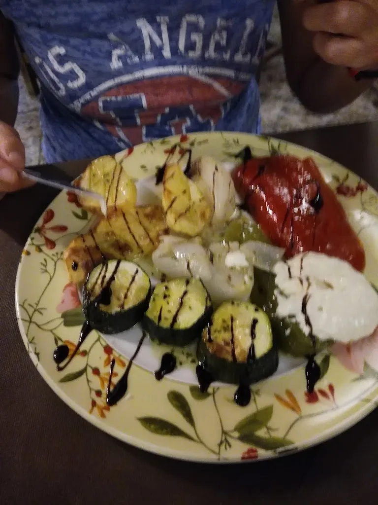 Ambro Sztaproy_Restaurante El Bosque_Santa Cilia_review