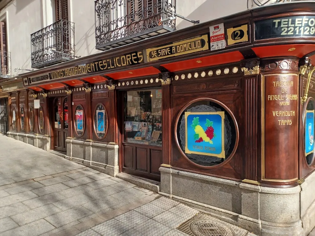 Taberna de Angel Sierra restaurant in Seira