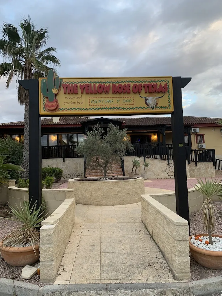 The Yellow Rose of Texas restaurant in Benijofar