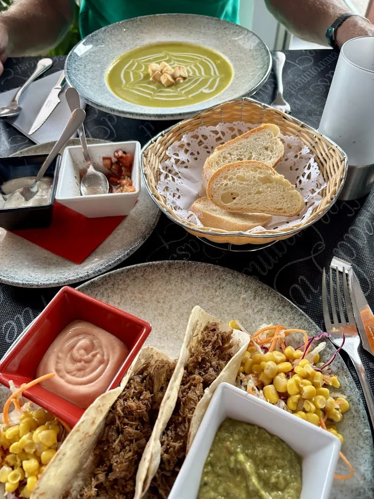 Loli Pacheco_Restaurante La Luna_Benijofar_review