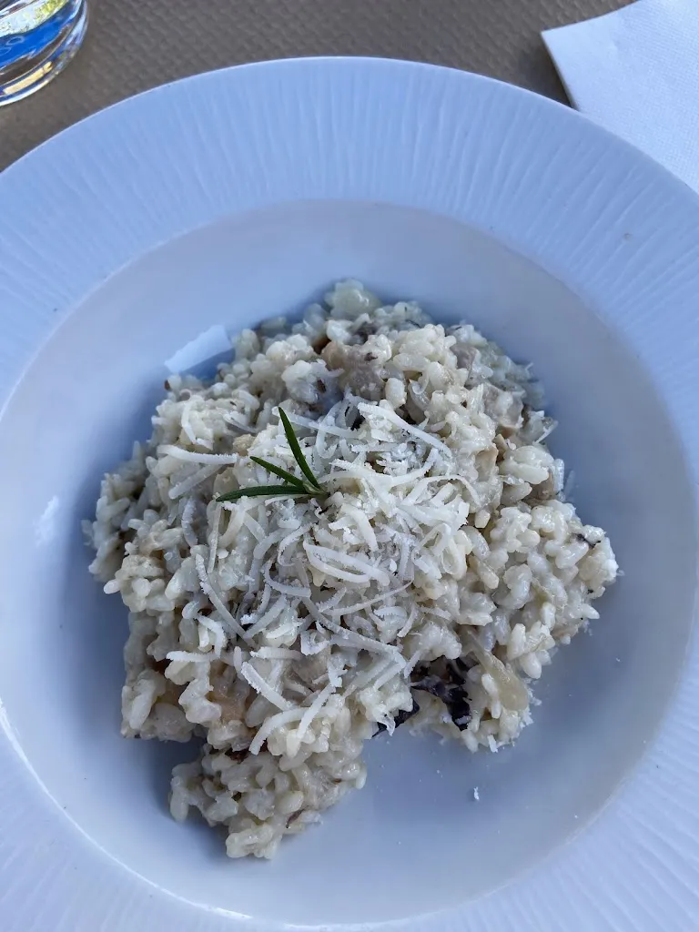 Ian Sullivan_Hotel Restaurante Lamiana_Tella-Sin_review