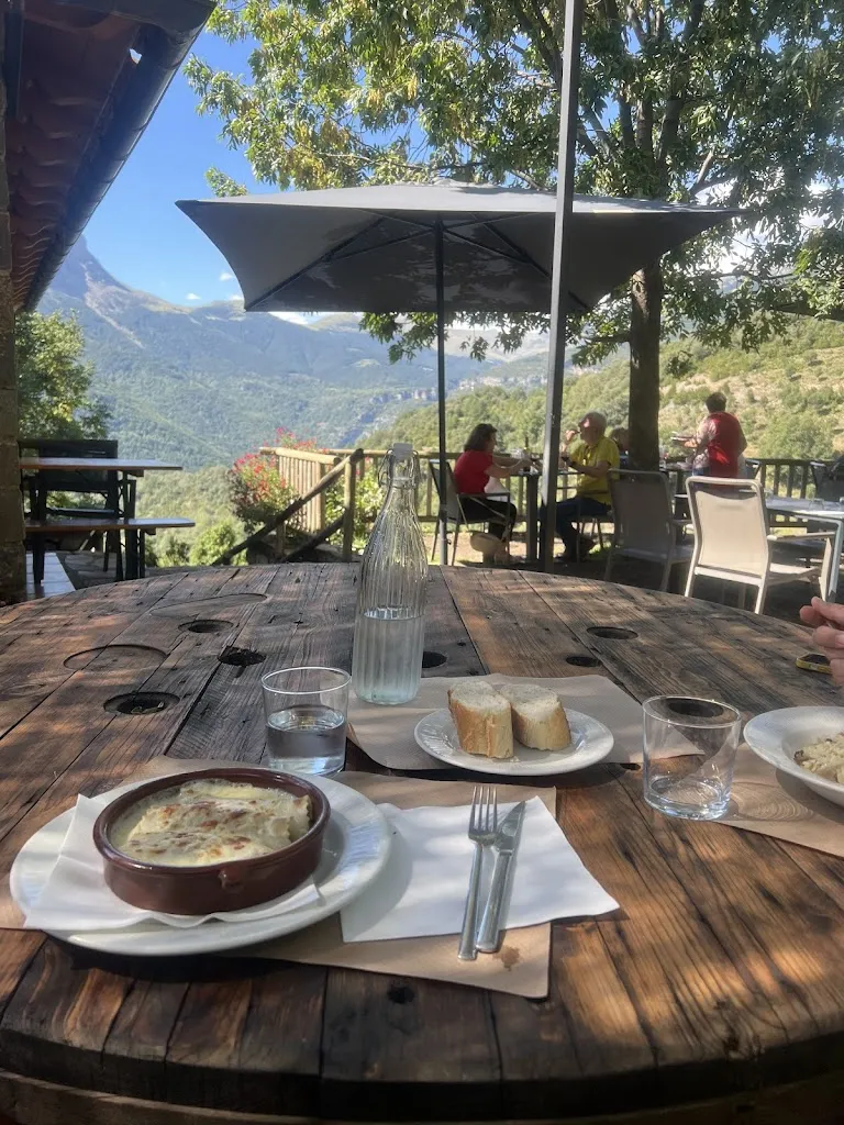 Hotel Restaurante Lamiana_Tella-Sin_slider_image_3