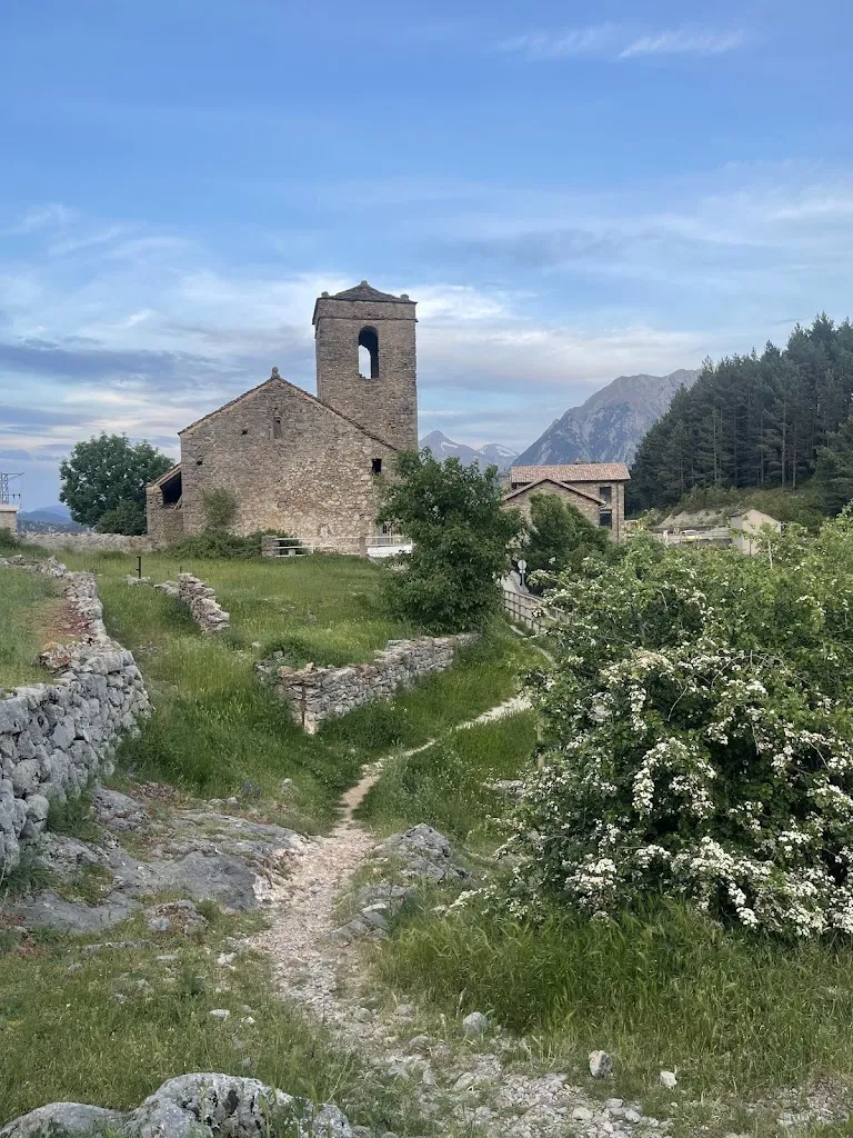 Susan Kerr_Ermitas de Tella_Tella-Sin_review