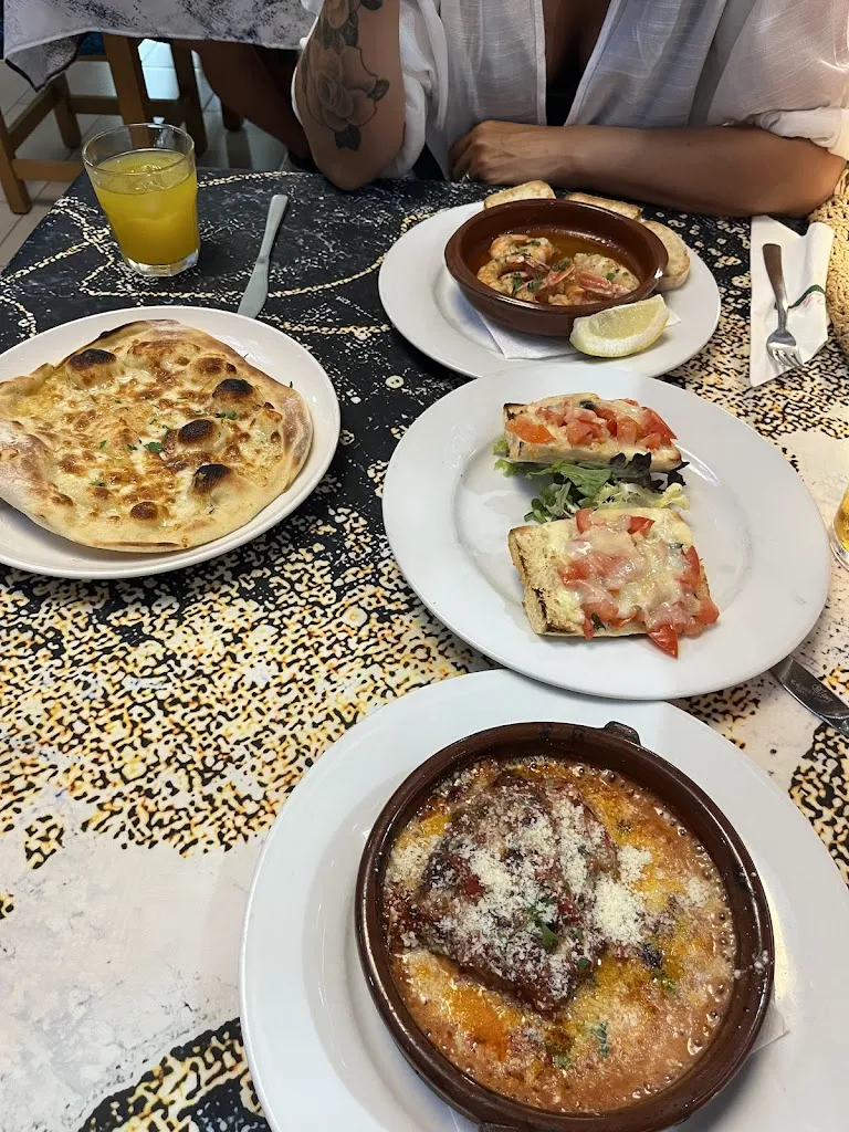 Stuart John_Fratelli Ristorante Italiano_Benijofar_avis