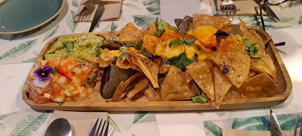 Alexandra Svinareva_El Canguro Truchero_Tella-Sin_review