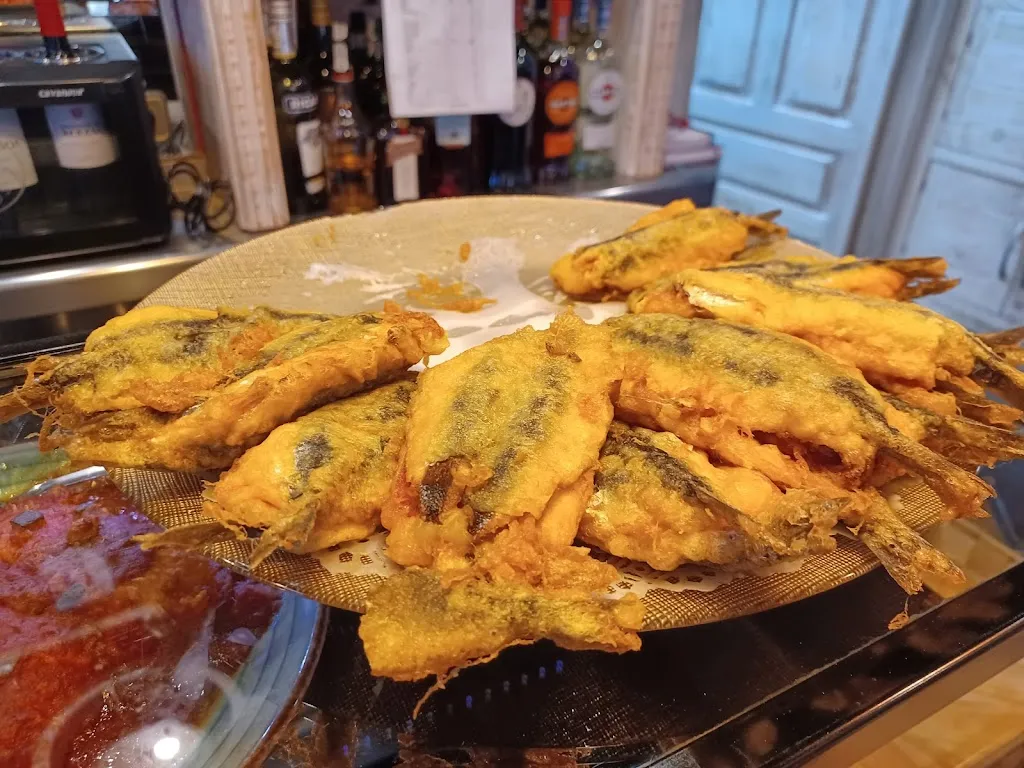 Miguel Martínez_Bar Cheers_Sabiñánigo_review