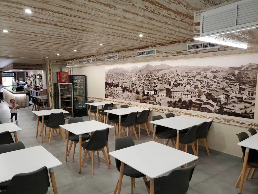 Bar Restaurante Tamarite. restaurant in Tamarite de Litera