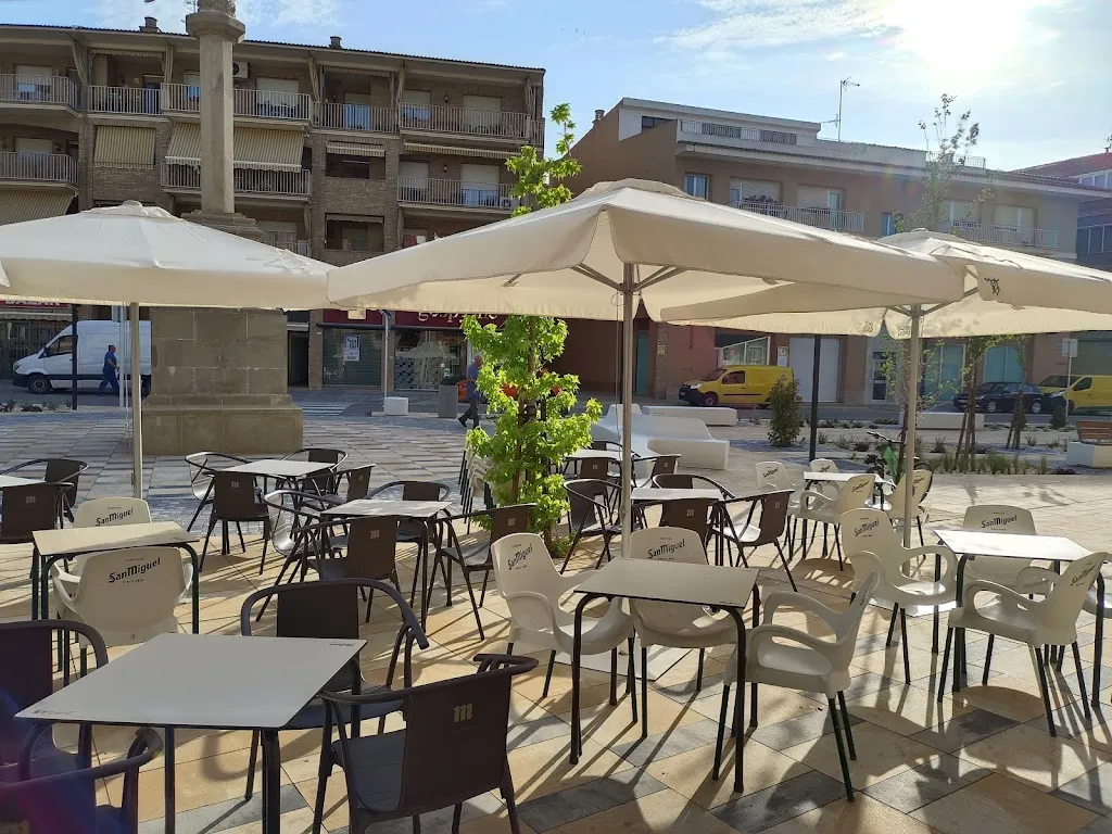 Bar La Plaza restaurant in Tamarite de Litera