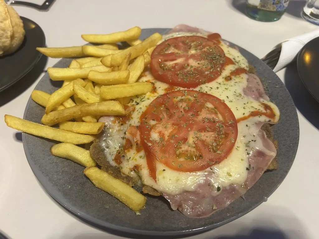 Patricia Capdevila Gaudens_Riglos bar_Tamarit de Llitera / Tamarite de Litera_review