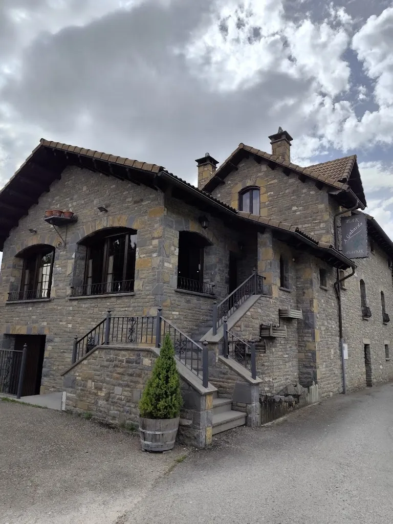 Yoli Montañas_A GABARDA_Valle de Bardají_review