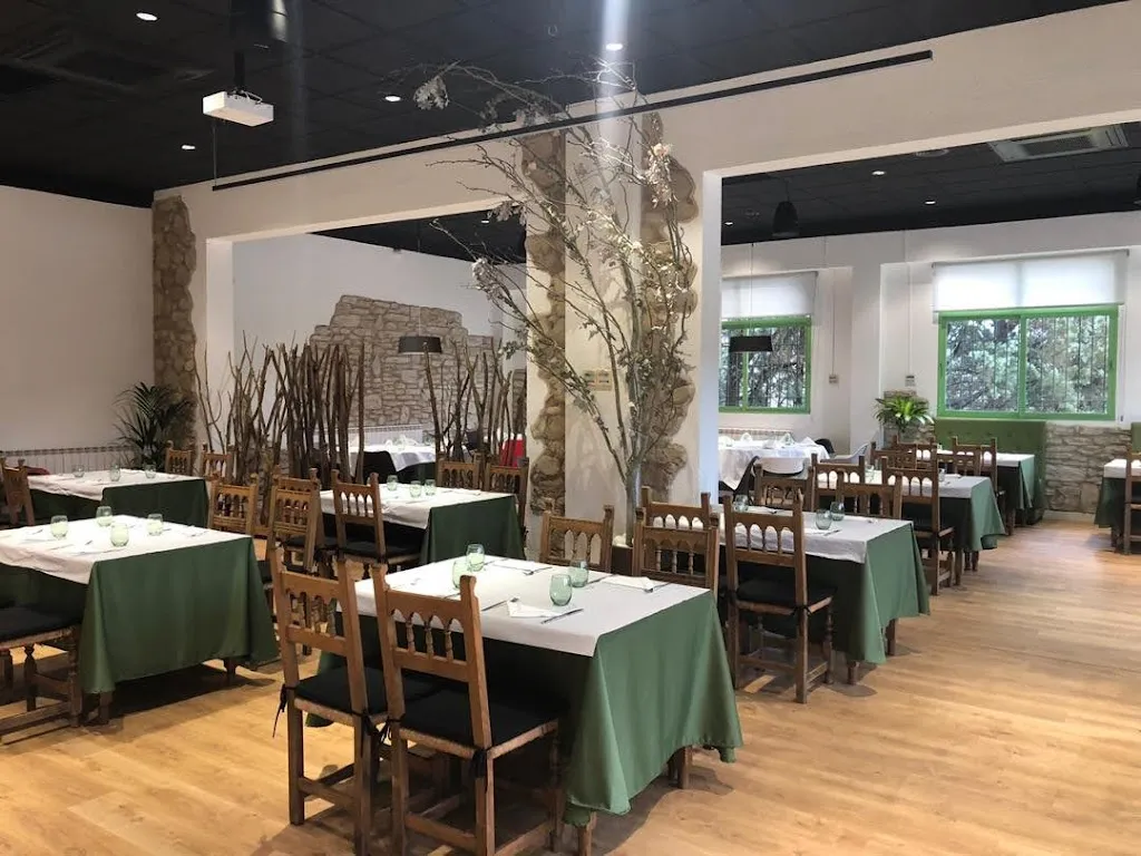 Restaurante-Asador El Romero_Valle de Lierp_slider_image_1