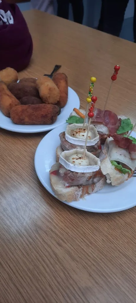 Menu_Bar Social_Velilla de Cinca_image_3