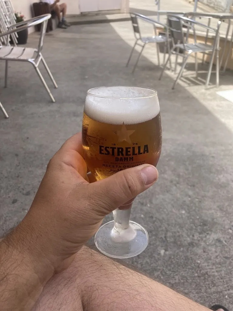 Mariusz Lebida_Bar Social_Velilla de Cinca_review