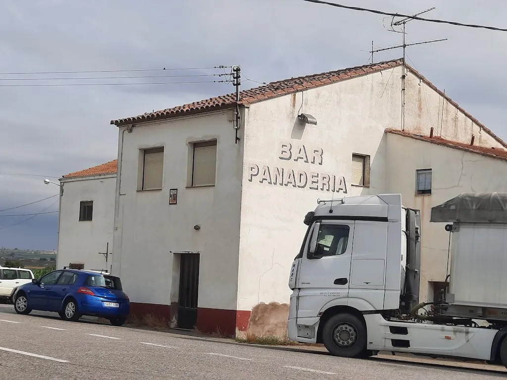 xavier capdevila_BAR PANADERÍA Larregola._Vencillón_review