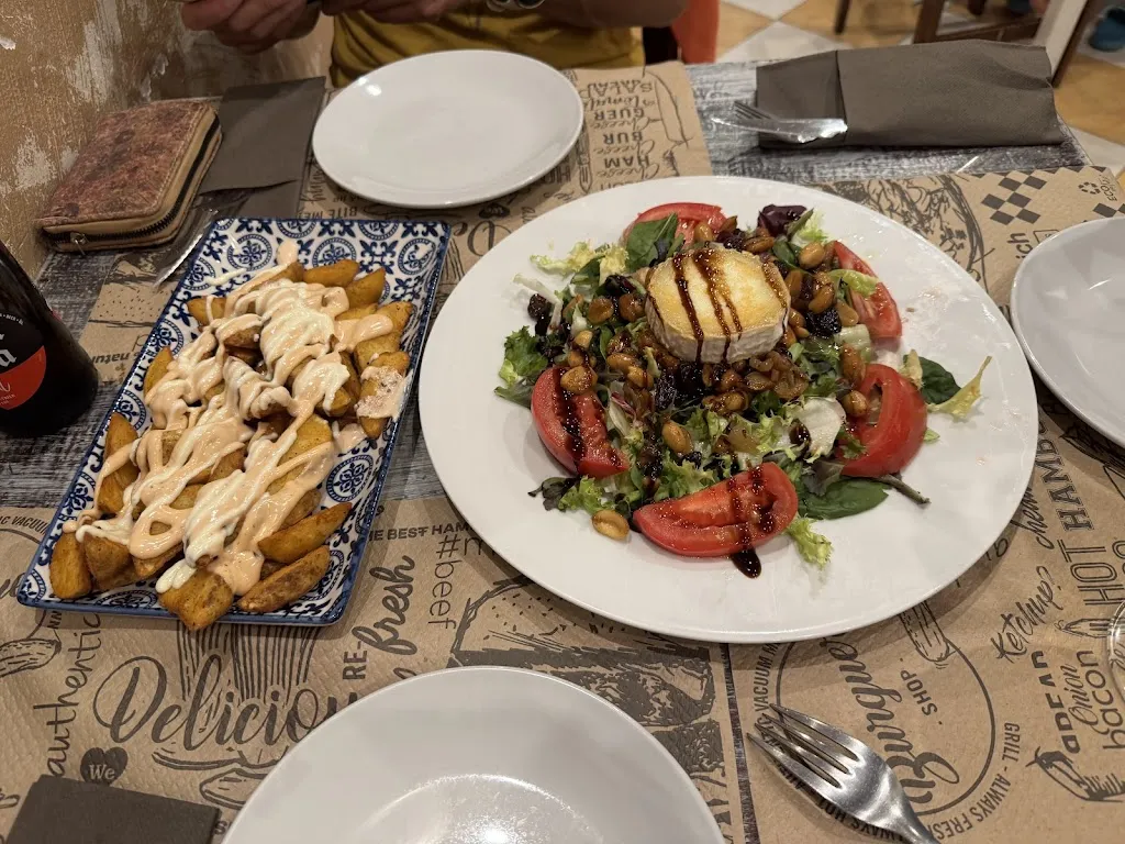 María Gayol_Albergue Tritón_Villanúa_recensione